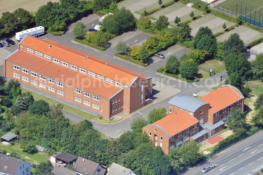 Aerial photograph Unna - Schulungszentrum mit Lagerhalle an der Kamener Straße in Unna in Nordrhein-Westfalen / North Rhine-Westphalia. Ein Projekt der Unternehmensgruppe Markus Gerold.