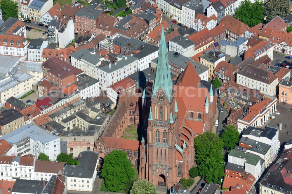 Schwerin from the bird's eye view: Schwerin Cathedral of St. Mary and St. John's in the old town of Schwerin in Mecklenburg-Western Pomerania