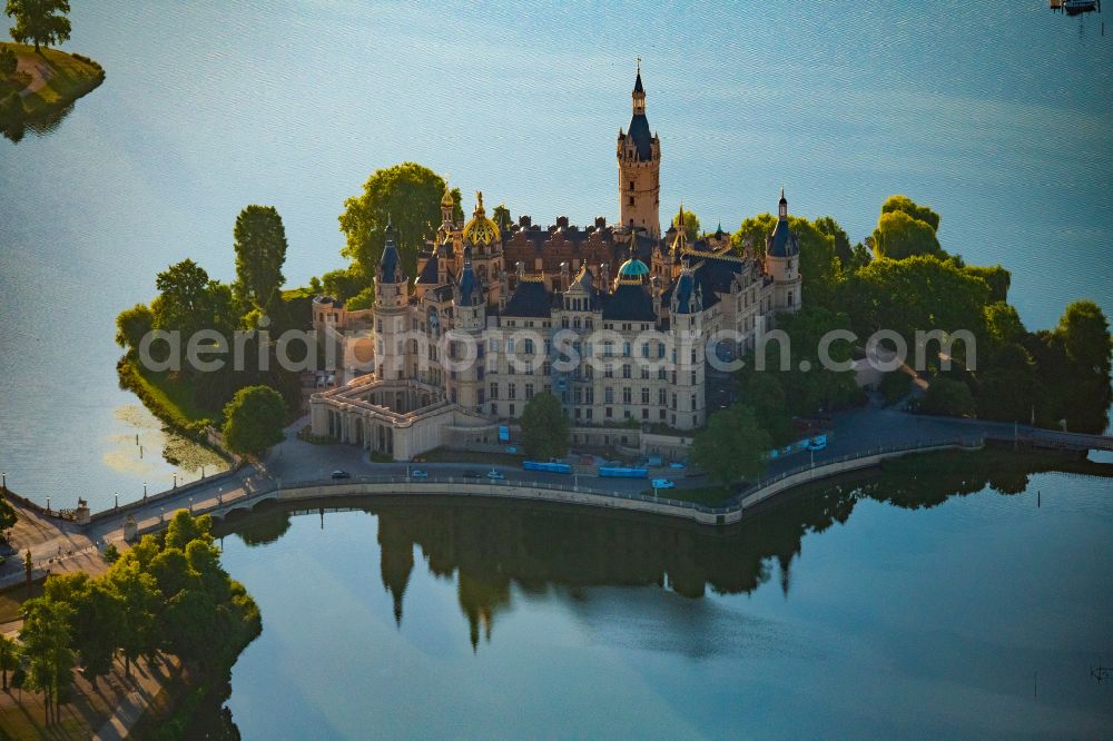 Aerial photograph Schwerin - Schwerin Castle in the state capital of Mecklenburg-Western Pomerania