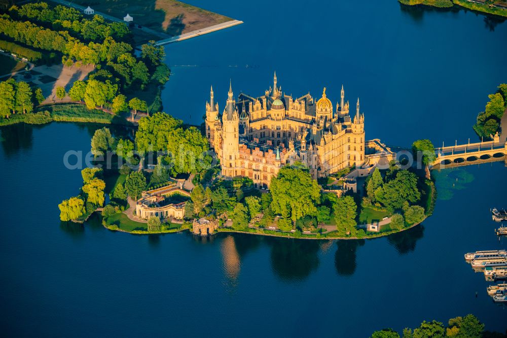 Aerial photograph Schwerin - Schwerin Castle in the state capital of Mecklenburg-Western Pomerania