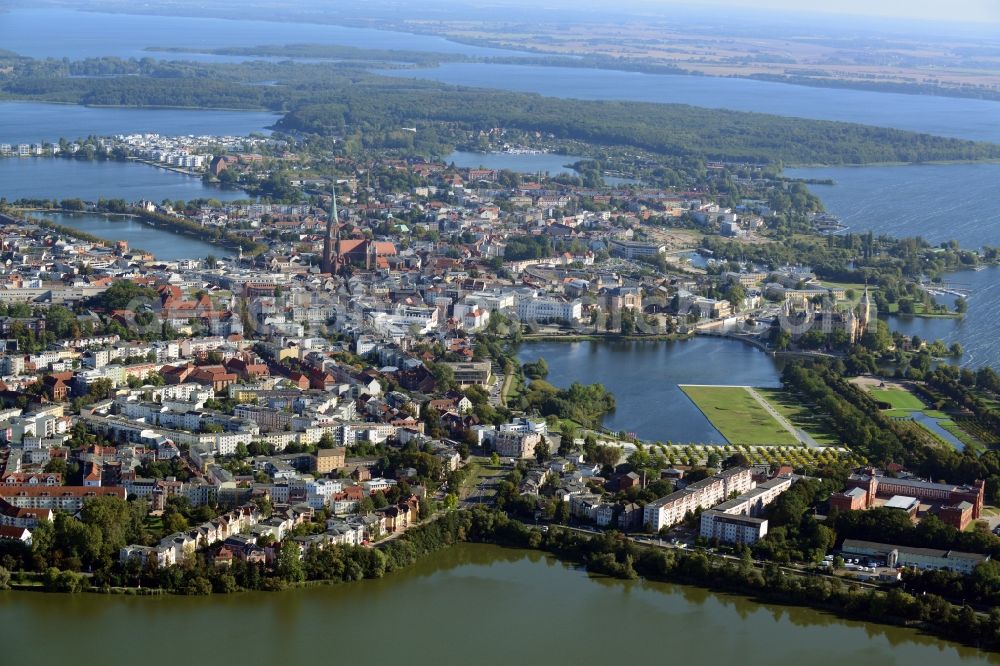 Aerial photograph Schwerin - Schwerin Castle in the state capital of Mecklenburg-Western Pomerania