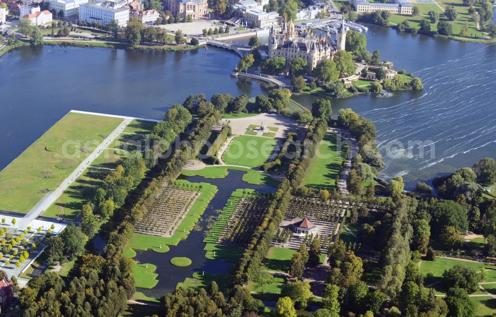 Aerial photograph Schwerin - Schwerin Castle in the state capital of Mecklenburg-Western Pomerania