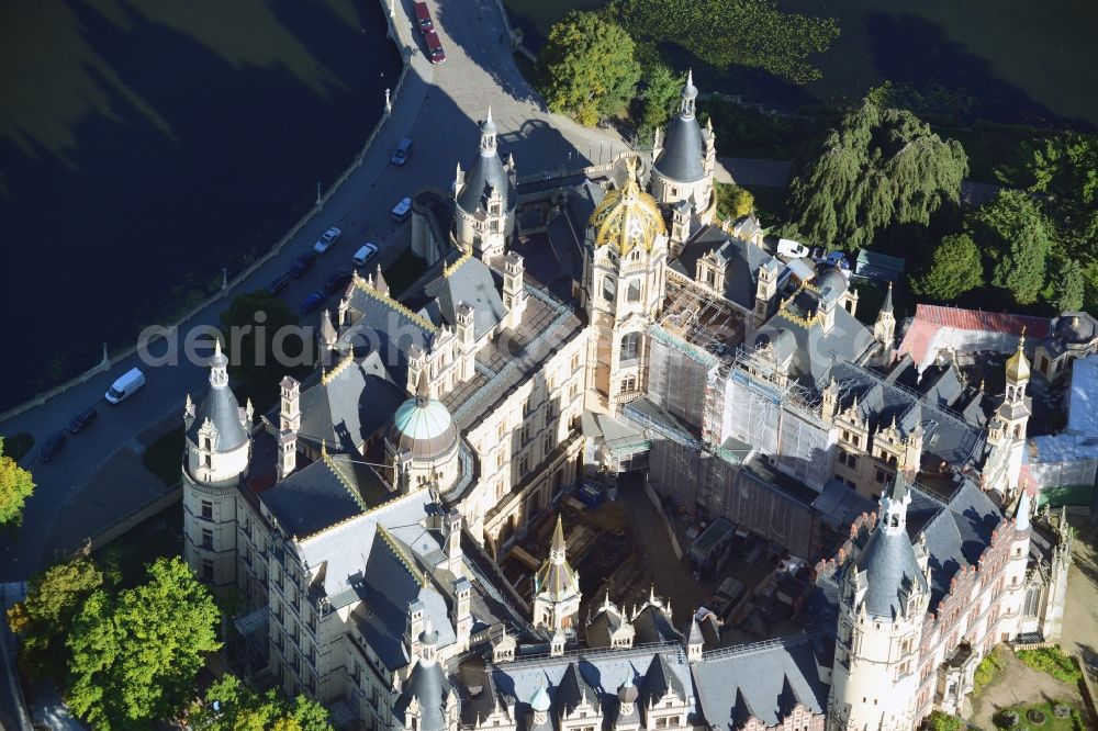 Aerial photograph Schwerin - Schwerin Castle in the state capital of Mecklenburg-Western Pomerania