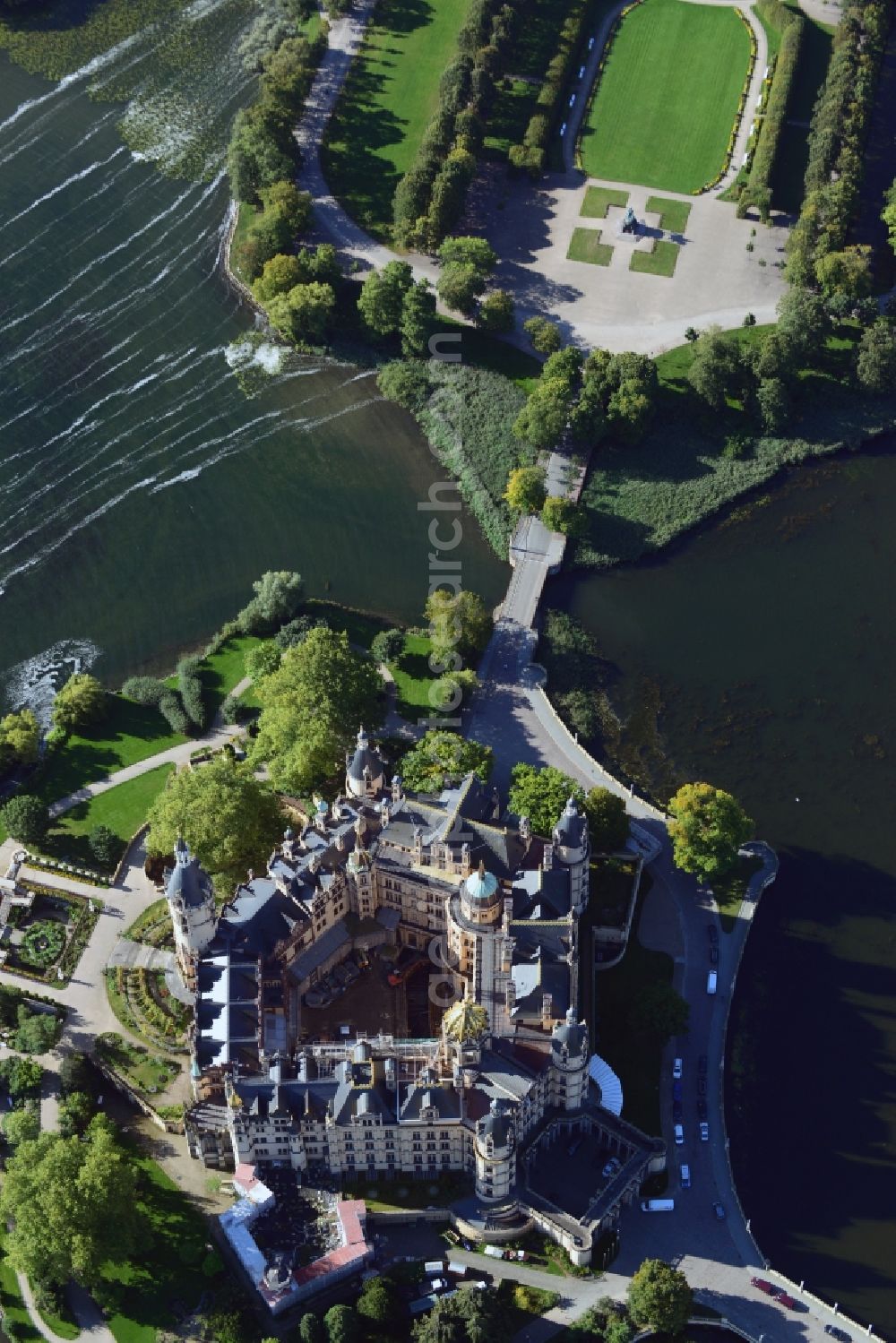 Schwerin from the bird's eye view: Schwerin Castle in the state capital of Mecklenburg-Western Pomerania