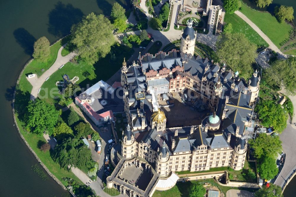 Aerial photograph Schwerin - Schwerin Castle in the state capital of Mecklenburg-Western Pomerania