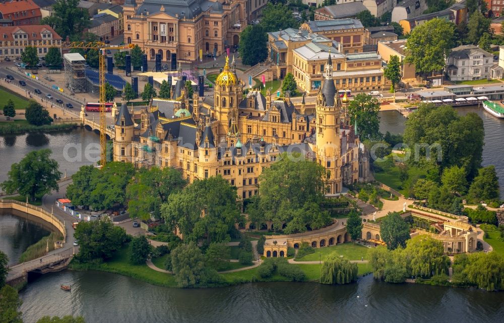 Aerial photograph Schwerin - Schwerin Castle in the state capital of Mecklenburg-Western Pomerania