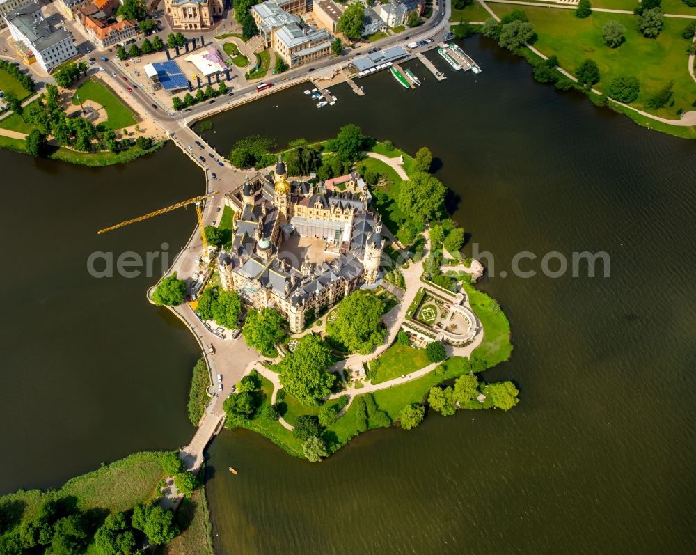 Aerial photograph Schwerin - Schwerin Castle in the state capital of Mecklenburg-Western Pomerania