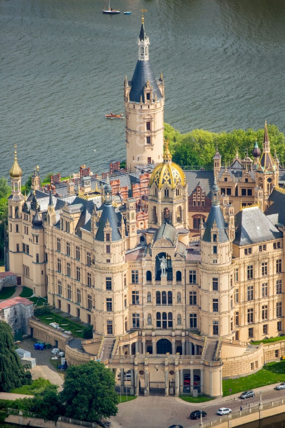 Aerial photograph Schwerin - Schwerin Castle in the state capital of Mecklenburg-Western Pomerania