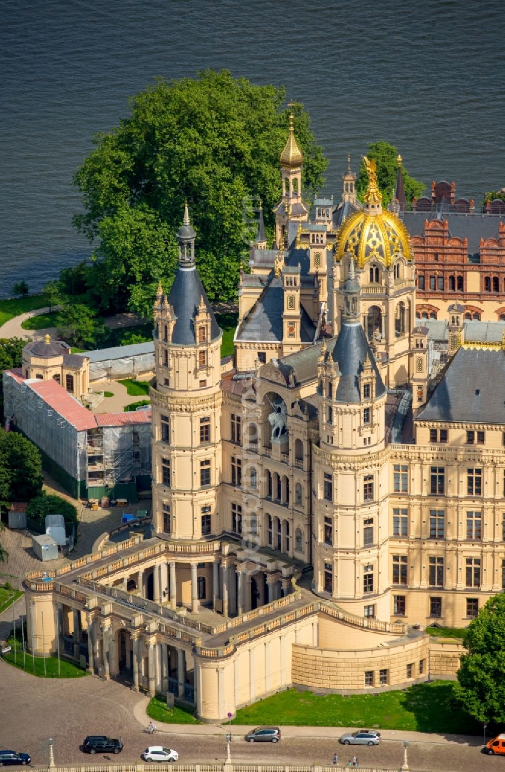 Aerial photograph Schwerin - Schwerin Castle in the state capital of Mecklenburg-Western Pomerania