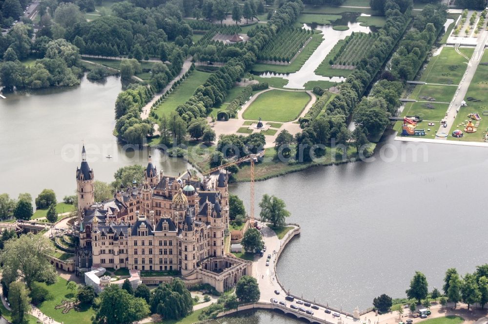 Aerial photograph Schwerin - Schwerin Castle in the state capital of Mecklenburg-Western Pomerania