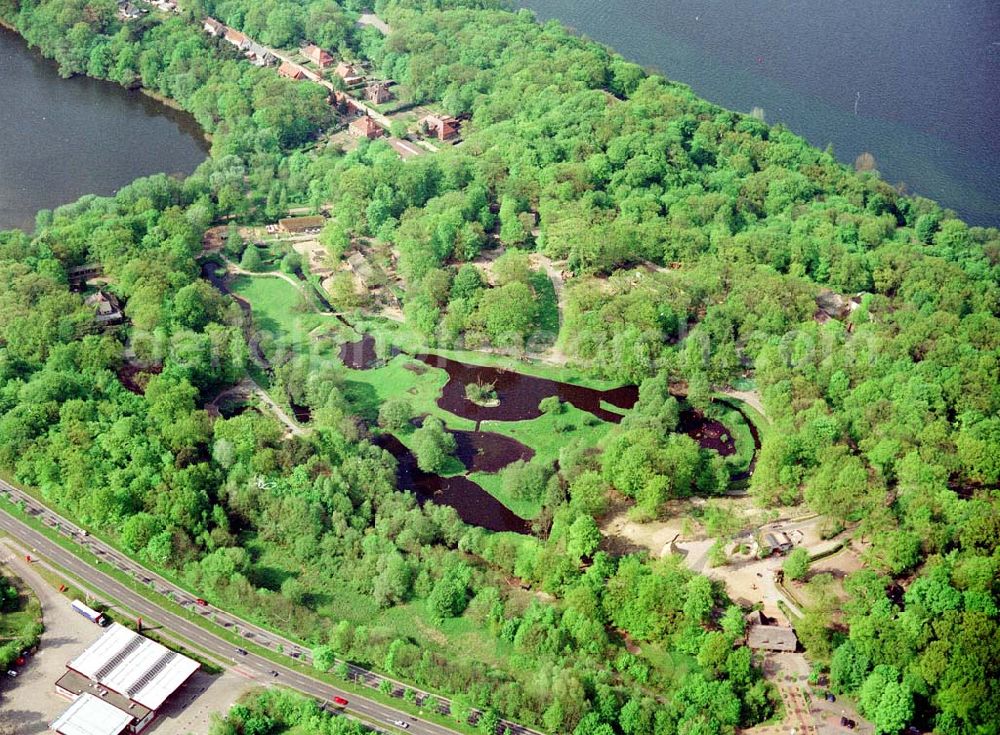 Aerial photograph Schwerin / Mecklenburg - Vorpommern - Schweriner Zoo.