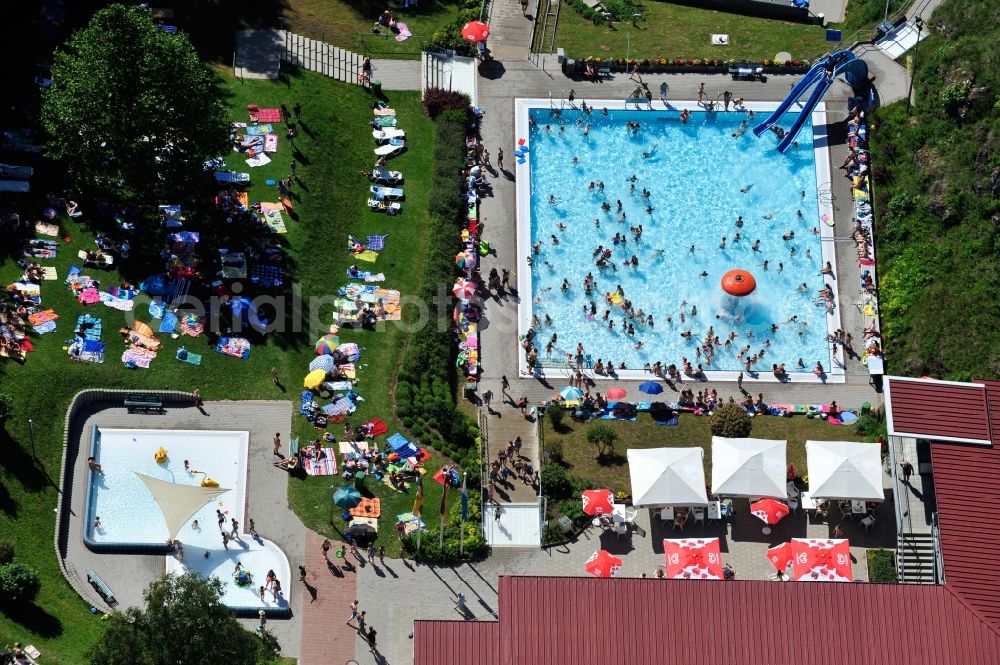 Aerial photograph Beratzhausen - View of the swimming pool Beratzhausen in the state Bavaria