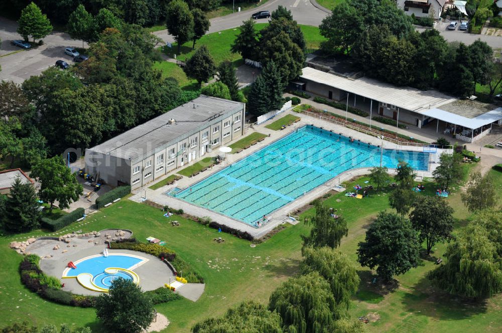 Zwenkau from above - Das Waldbad Zwenkau in Sachsen ist ein Sportbad in ruhiger Umgebung. Das Schwimmbad bietet außer Badespaß und Volleyballfeldern außerdem noch Animationsveranstaltungen für Groß und Klein. The outdoor bath in Sachsen, called Waldbad Zwenkau, is a sports bath in a quiet surrounding. The bath offers Volleyball and diferent animations.