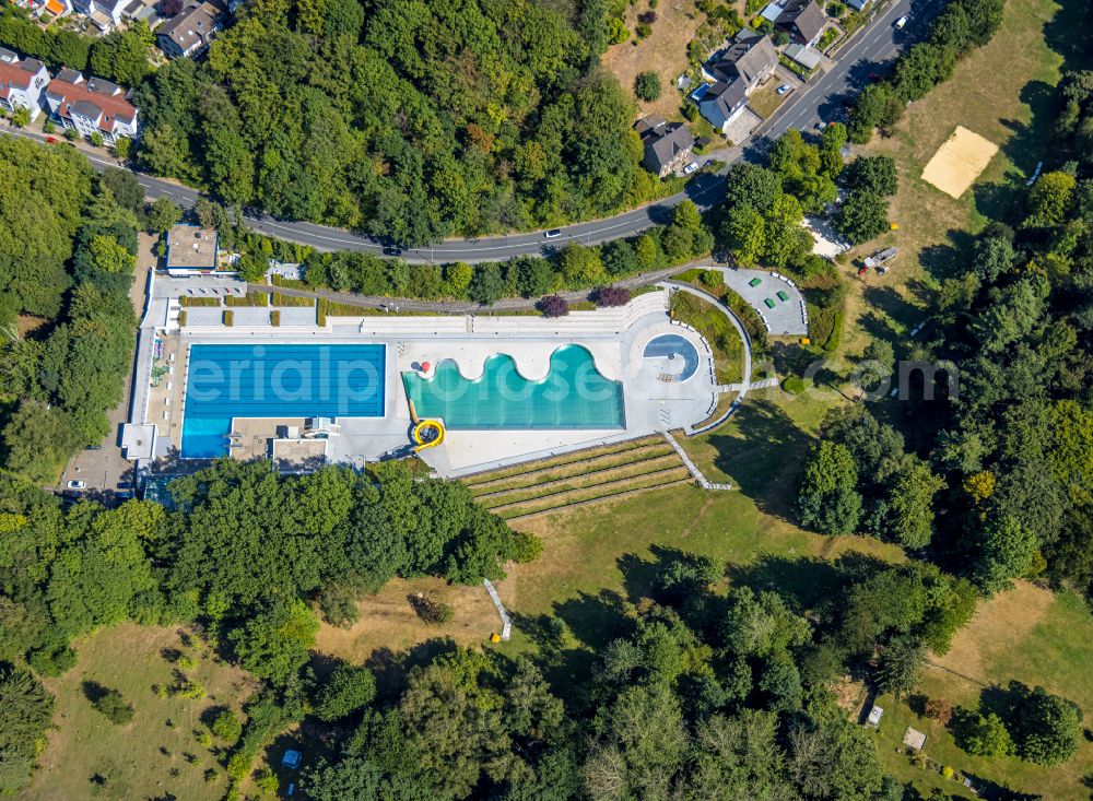 Witten from the bird's eye view: Swimming pool of the of Freibad Annen on Herdecker Street in Witten at Ruhrgebiet in the state North Rhine-Westphalia, Germany