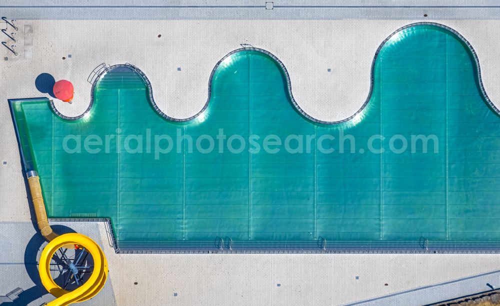 Aerial photograph Witten - Swimming pool of the of Freibad Annen on Herdecker Street in Witten at Ruhrgebiet in the state North Rhine-Westphalia, Germany