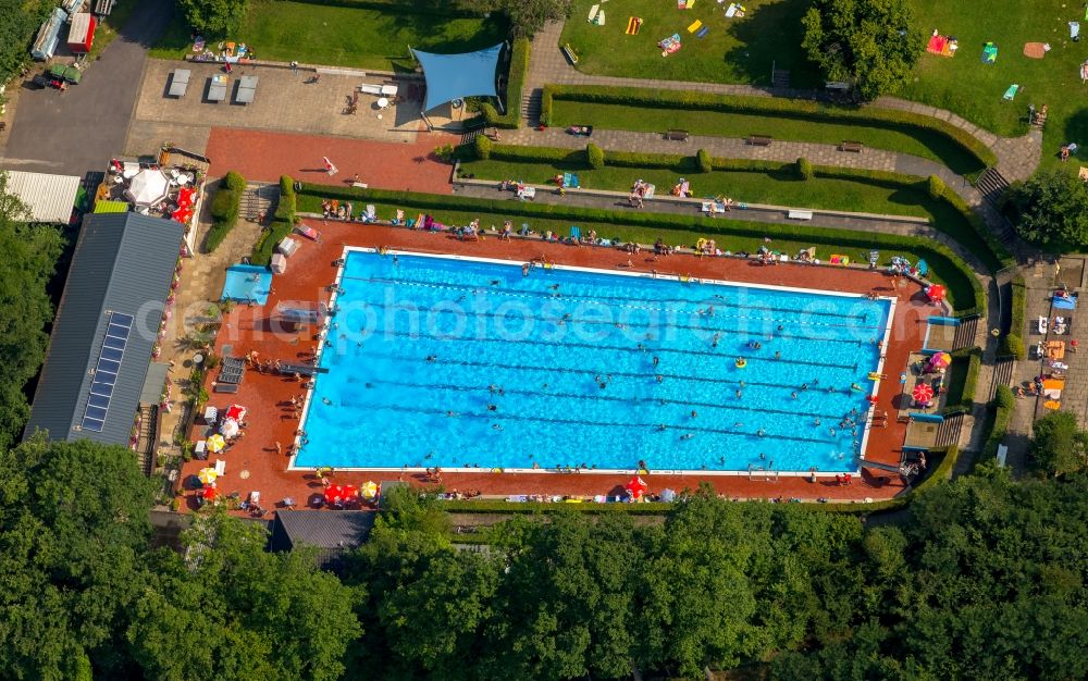 Menden (Sauerland) from above - Swimming pool of the Buergerbad Leitmecke in Menden (Sauerland) in the state North Rhine-Westphalia