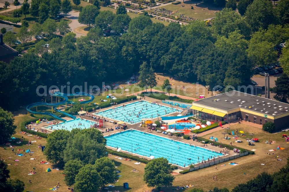 Hamm from above - Swimming pools at the swimming pool of the leisure facility Freibad Sued in Hamm in the state North Rhine-Westphalia