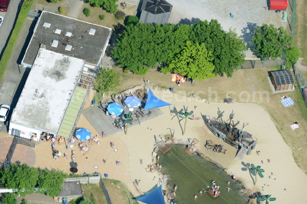 Helingen from above - Spa and swimming pools at the swimming pool of the leisure facility Waterpark in Helingen in the state Lower Saxony