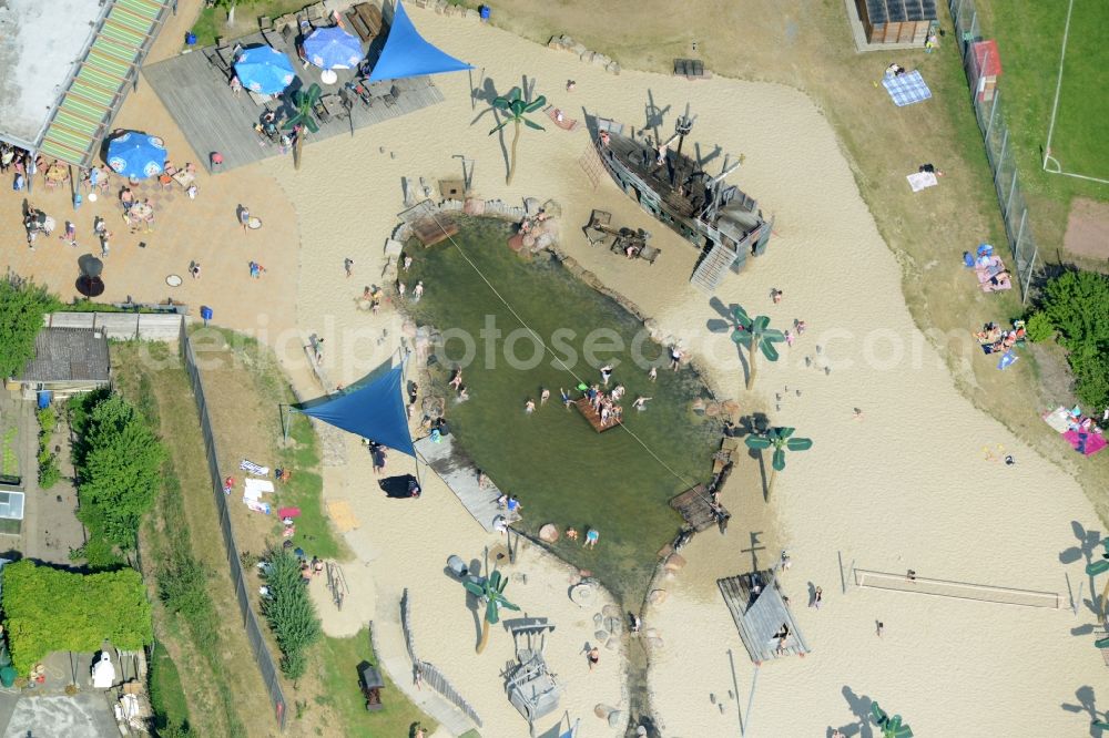 Aerial image Helingen - Spa and swimming pools at the swimming pool of the leisure facility Waterpark in Helingen in the state Lower Saxony