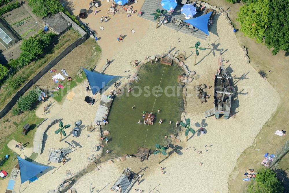 Helingen from the bird's eye view: Spa and swimming pools at the swimming pool of the leisure facility Waterpark in Helingen in the state Lower Saxony