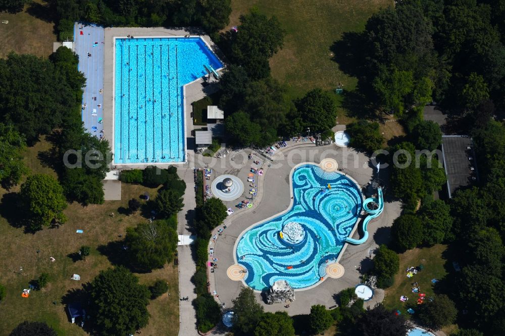 Heilbronn from above - Swimming pool of the Gesundbrunnen on Roemerstrasse in Heilbronn in the state Baden-Wurttemberg, Germany