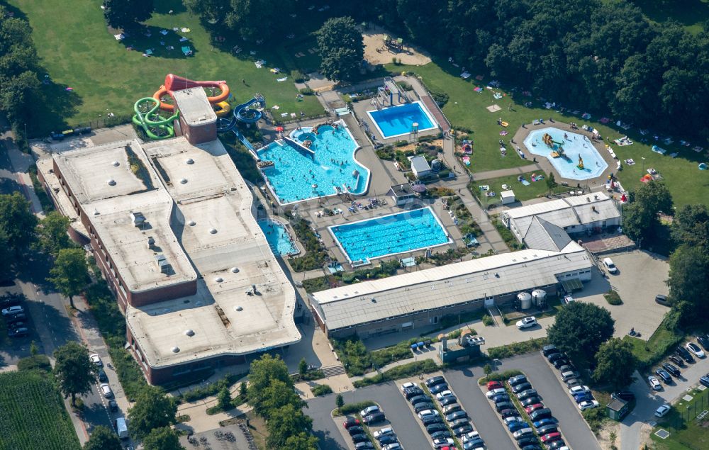 Aerial image Rheine - Swimming pool of the Aqua Reni on street Kopernikusstrasse in Rheine in the state North Rhine-Westphalia, Germany