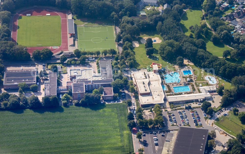 Aerial photograph Rheine - Swimming pool of the Aqua Reni on street Kopernikusstrasse in Rheine in the state North Rhine-Westphalia, Germany