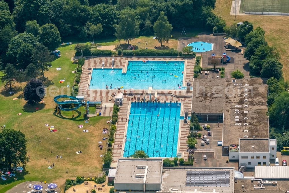 Aerial photograph Haltern am See - Swimming pool of the Aquarell on Hullerner Strasse in Haltern am See in the state North Rhine-Westphalia, Germany