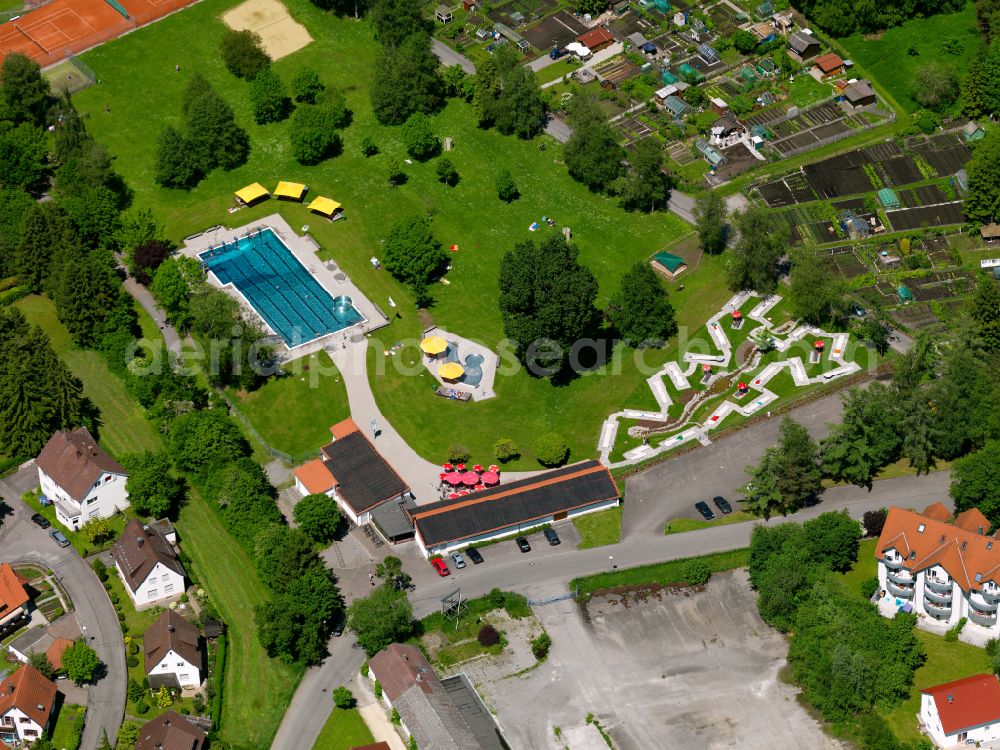 Aerial image Bad Buchau - Mini golf course and open swimming pool of the Bad Buchau outdoor pool in Bad Buchau in the state Baden-Wuerttemberg, Germany