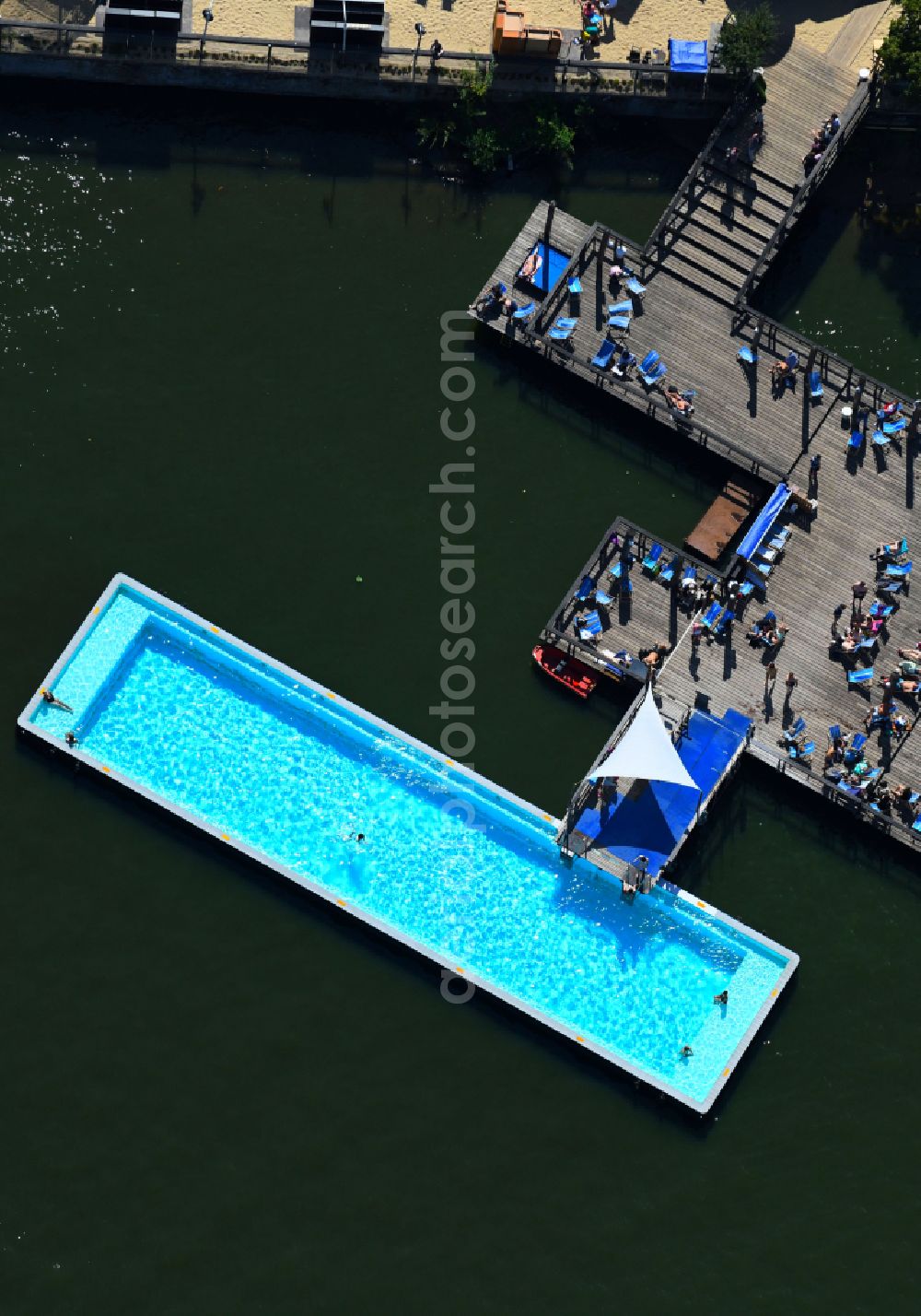 Berlin from the bird's eye view: Swimming pool of the Badeschiff on river Spree on Eichenstrasse in the district Treptow in Berlin, Germany