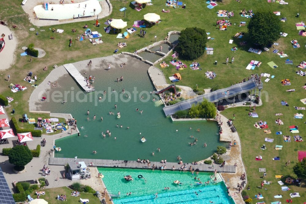 Göttingen from the bird's eye view: Swimming pool of the Brauweg in Goettingen in the state Lower Saxony