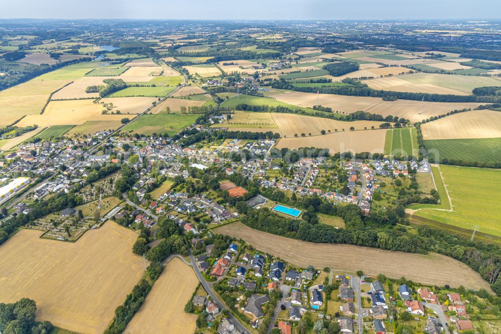 Aerial photograph Fröndenberg/Ruhr - Swimming pool of the in Dellwig in the state North Rhine-Westphalia, Germany