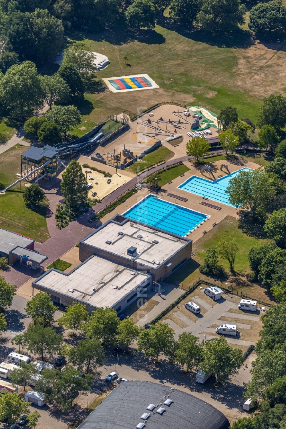 Aerial photograph Moers - Swimming pool of the ENNI Solimare in Moers in the state North Rhine-Westphalia, Germany