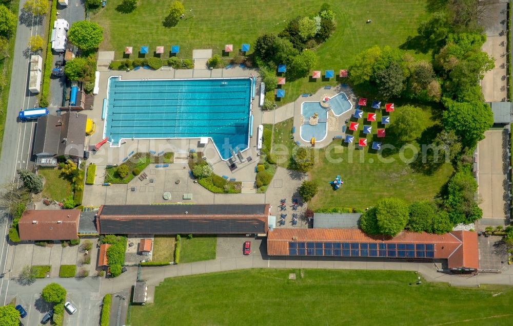 Drensteinfurt from above - Swimming pool of the Erlbad Im Erlfeld in Drensteinfurt in the state North Rhine-Westphalia, Germany