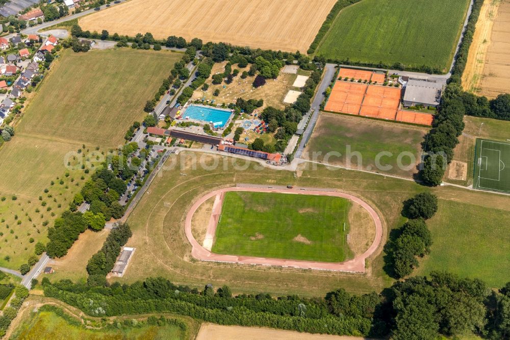 Aerial photograph Drensteinfurt - Swimming pool of the Erlbad Im Erlfeld in Drensteinfurt in the state North Rhine-Westphalia, Germany