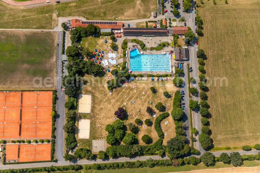 Drensteinfurt from above - Swimming pool of the Erlbad Im Erlfeld in Drensteinfurt in the state North Rhine-Westphalia, Germany