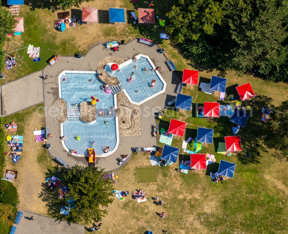 Drensteinfurt from above - Swimming pool of the Erlbad Im Erlfeld in Drensteinfurt in the state North Rhine-Westphalia, Germany