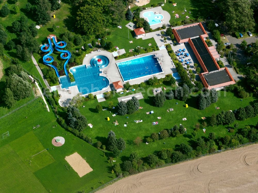 Oederan from the bird's eye view: Swimming pool of the Erlebnisbad Oederan in Oederan in the state Saxony, Germany