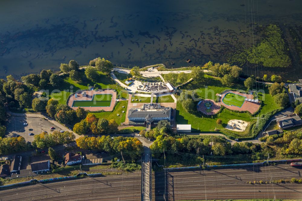 Hagen from the bird's eye view: Swimming pool of the - Familienbad on Seestrasse in the district Hengstey in Hagen in the state North Rhine-Westphalia, Germany