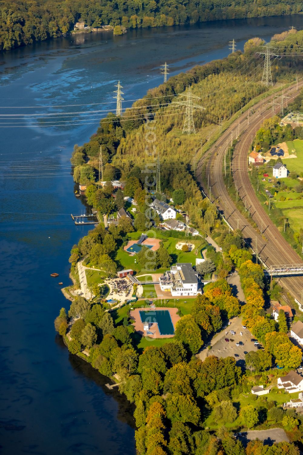 Aerial photograph Hagen - Swimming pool of the - Familienbad on Seestrasse in the district Hengstey in Hagen in the state North Rhine-Westphalia, Germany