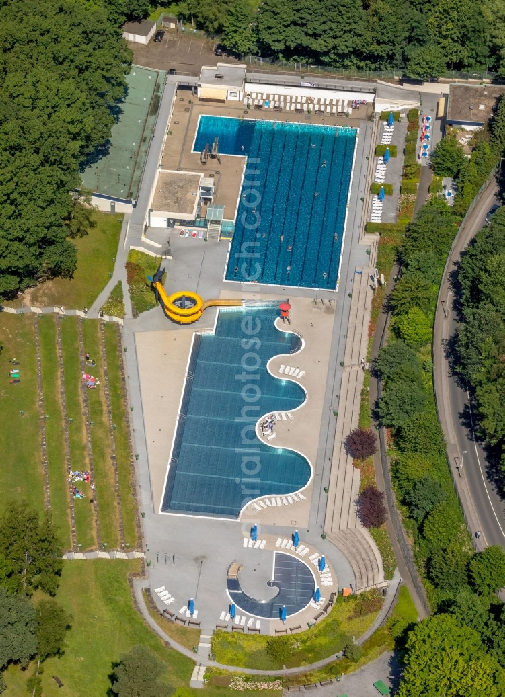 Witten from above - Swimming pool of the of Freibad Annen on Herdecker Str in Witten in the state North Rhine-Westphalia, Germany