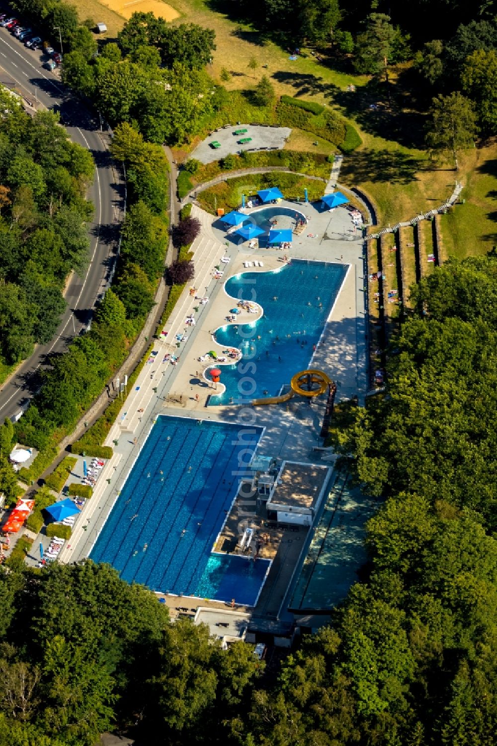 Aerial image Witten - Swimming pool of the of Freibad Annen on Herdecker Street in Witten in the state North Rhine-Westphalia, Germany