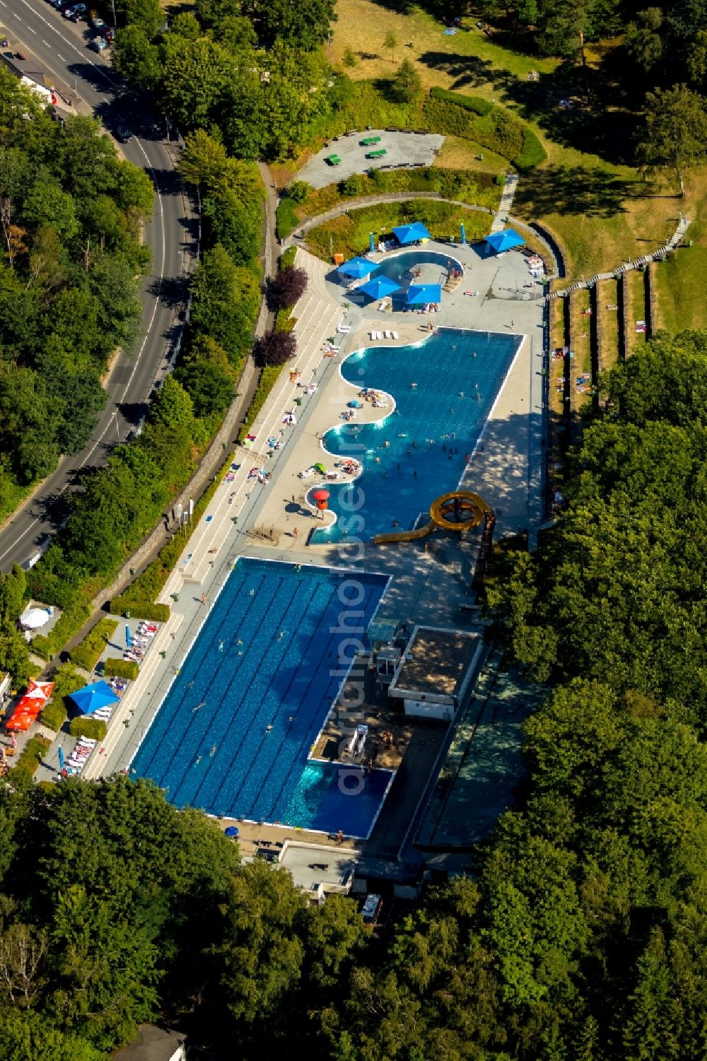 Aerial photograph Witten - Swimming pool of the of Freibad Annen on Herdecker Street in Witten in the state North Rhine-Westphalia, Germany