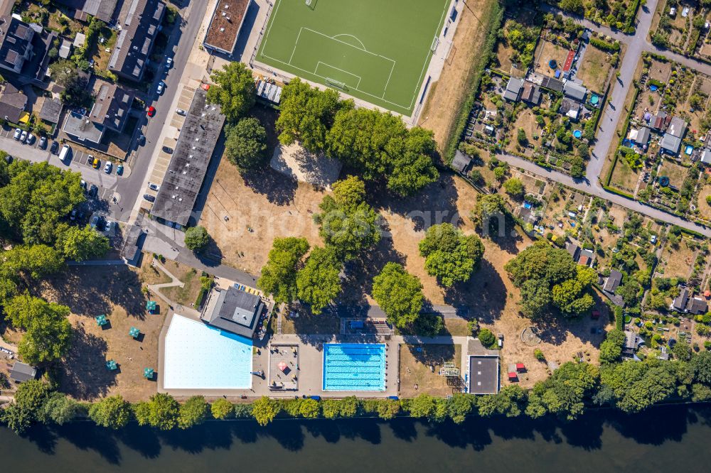 Aerial photograph Essen - Swimming pool of the Freibad Dellwig Hesse on Scheppmannskonp in Essen in the state North Rhine-Westphalia, Germany