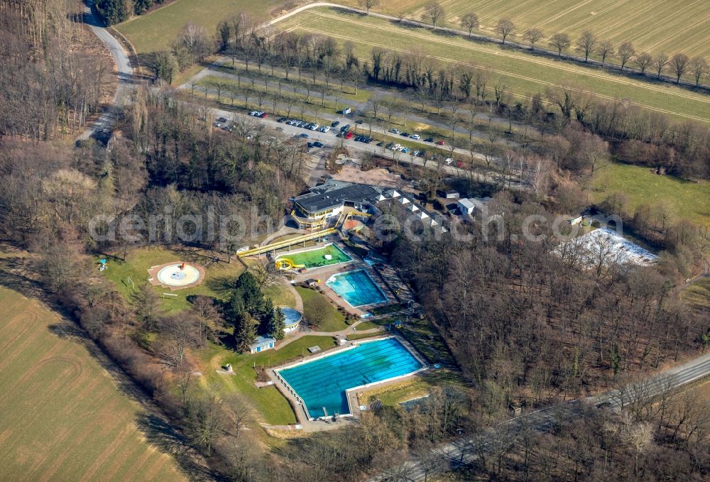 Aerial photograph Holzwickede - Swimming pool of the Freibad Schoene Floete on Steinbruchstrasse in Holzwickede in the state North Rhine-Westphalia, Germany