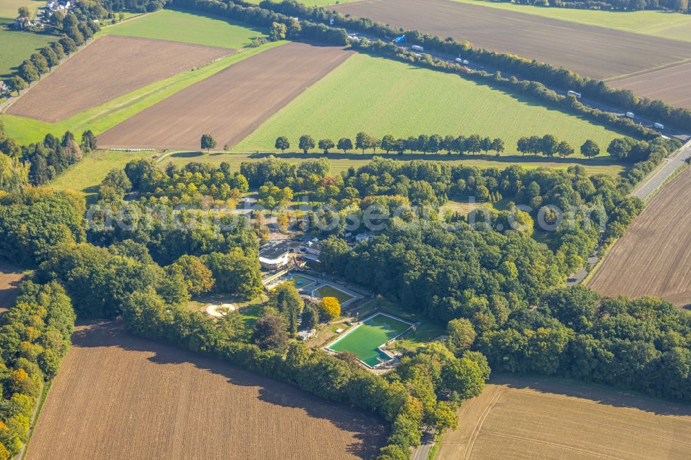 Holzwickede from above - Swimming pool of the Freibad Schoene Floete on Steinbruchstrasse in Holzwickede in the state North Rhine-Westphalia, Germany