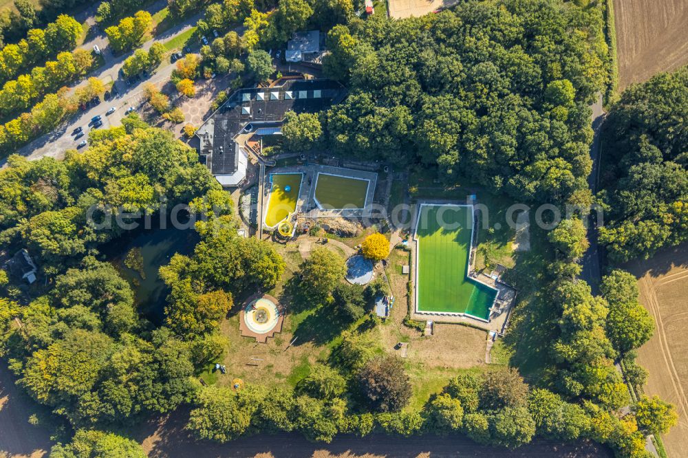 Holzwickede from above - Swimming pool of the Freibad Schoene Floete on Steinbruchstrasse in Holzwickede in the state North Rhine-Westphalia, Germany