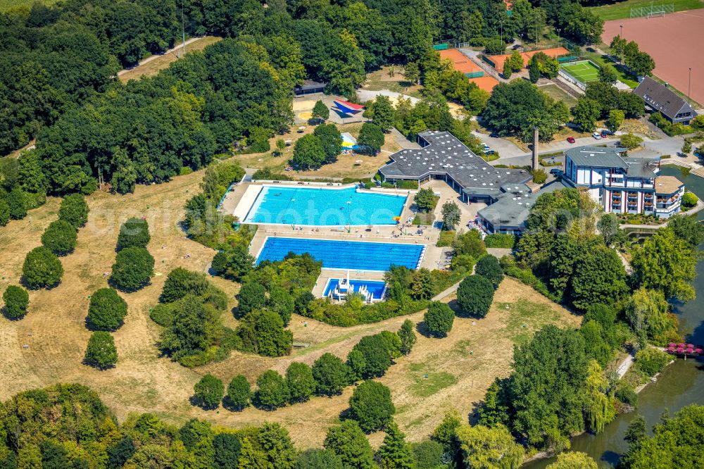 Hamm from the bird's eye view: Swimming pool of the Freibad Selbachpark on Kamener Strasse in the district Pelkum in Hamm in the state North Rhine-Westphalia, Germany