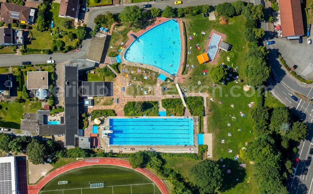 Aerial image Sprockhövel - Swimming pool of the Freibad Sprockhoevel on Bleichwiese in the district Osterhoefgen in Sprockhoevel in the state North Rhine-Westphalia, Germany