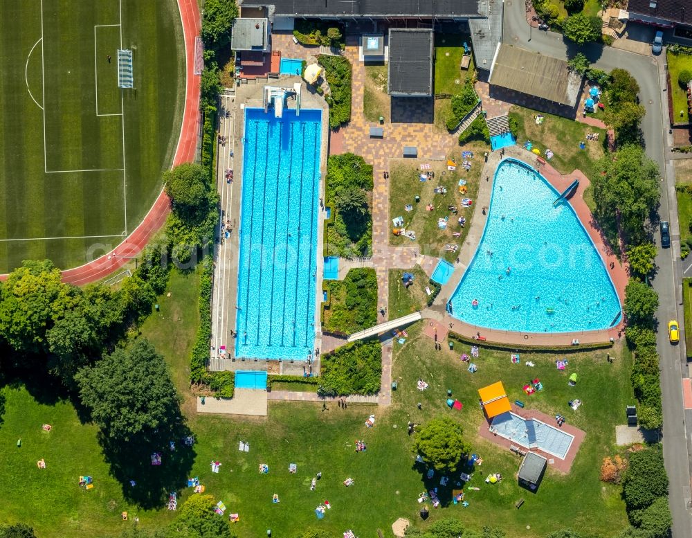 Sprockhövel from above - Swimming pool of the Freibad Sprockhoevel on Bleichwiese in the district Osterhoefgen in Sprockhoevel in the state North Rhine-Westphalia, Germany